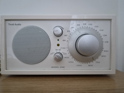 Tivoli audio - audio, kloss)